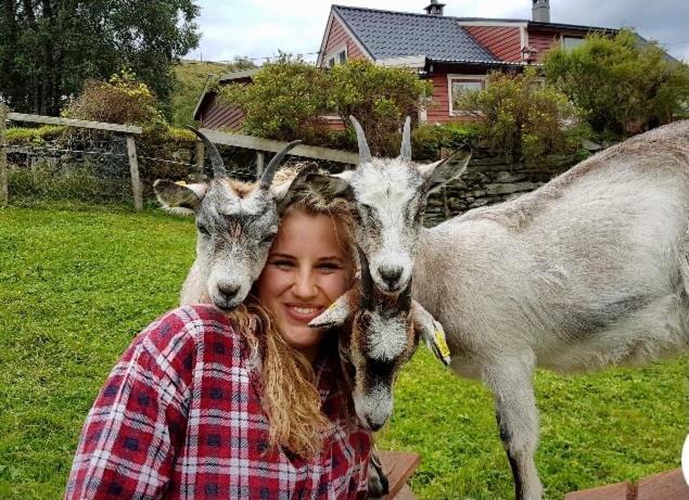 Skjerping Gard Bauernhof Lonevåg